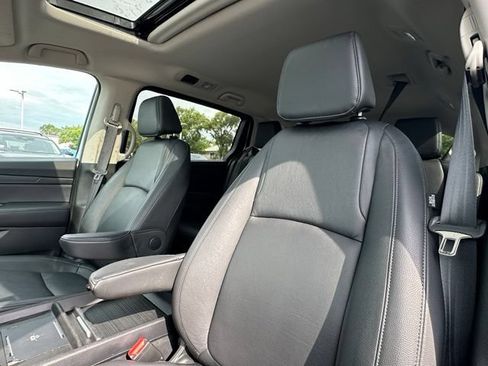 Used 2025 Honda Odyssey EX-L image 28