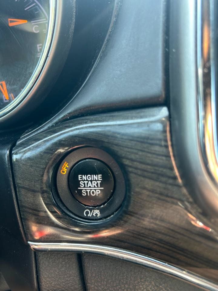 Used 2018 Jeep Grand Cherokee Overland AWD/4WD image 18