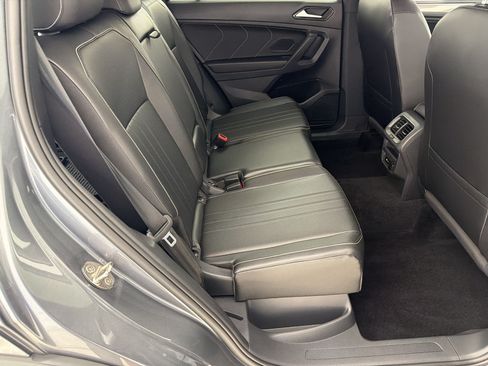 Used 2022 Volkswagen Tiguan SE R-Line AWD/4WD image 29