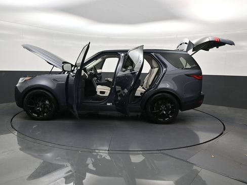 Used 2024 Land Rover Discovery S AWD/4WD image 32