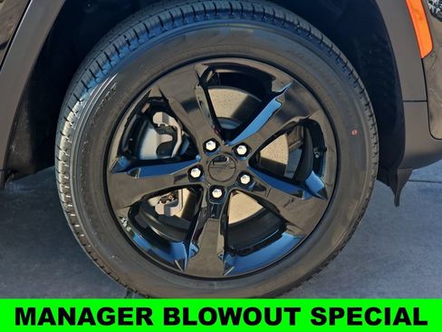 New 2026 Jeep Grand Cherokee L Limited w/ Limited Altitude Package AWD/4WD image 41