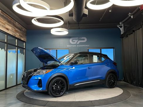 Used 2023 Nissan Kicks SR w/ SR Premium Package FWD image 22