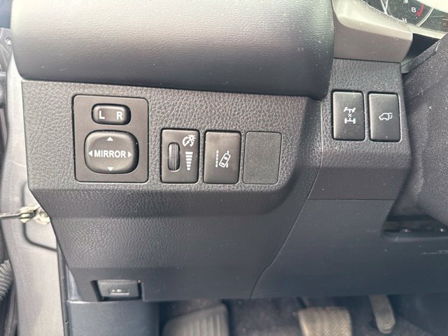 Used 2018 Toyota RAV4 XLE AWD/4WD image 17