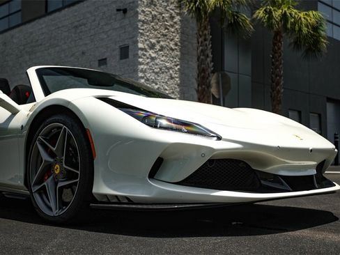 Certified 2022 Ferrari F8 Tributo image 11