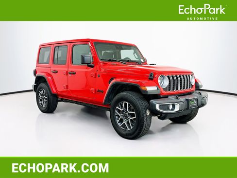 Used 2025 Jeep Wrangler Sahara image 1