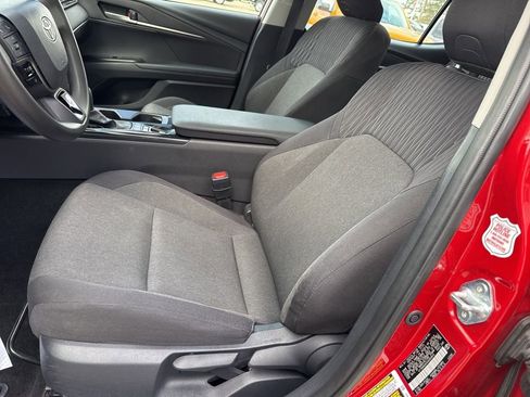 Used 2025 Toyota Camry LE image 8