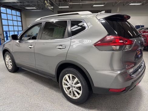 Used 2018 Nissan Rogue SV image 5
