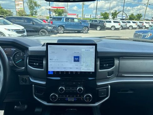 Used 2024 Ford Expedition XLT AWD/4WD image 19