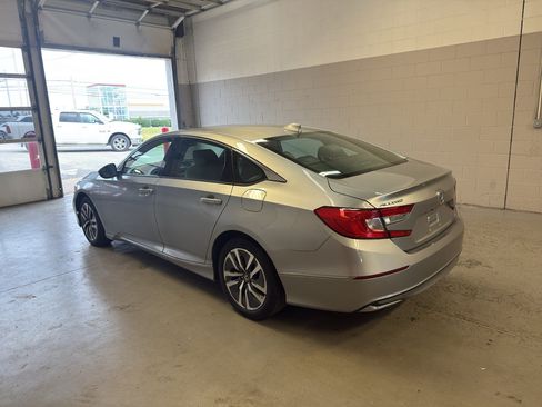 Used 2018 Honda Accord EX image 5