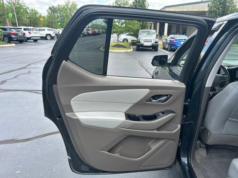 Used 2019 Chevrolet Traverse LT w/ LT Premium Package FWD image 26
