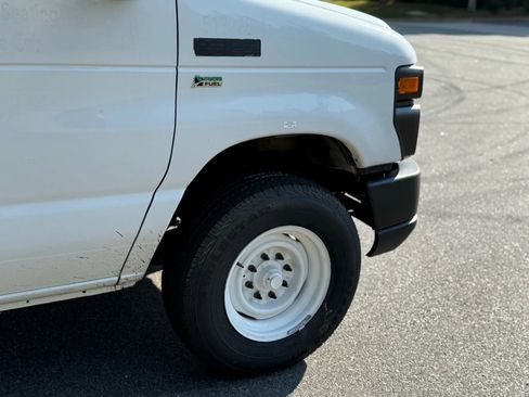 Used 2015 Ford E-350 and Econoline 350 Super Duty image 7