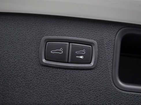 New 2026 Porsche Macan GTS image 14