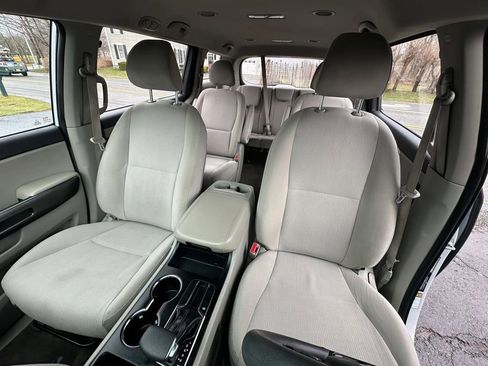 Certified 2019 Kia Sedona L image 7