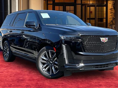 Used 2023 Cadillac Escalade Sport Platinum AWD/4WD image 2