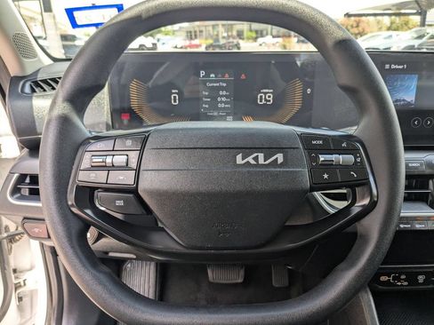 Used 2025 Kia K4 FWD image 16