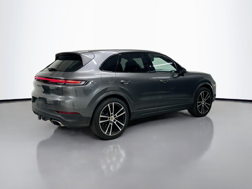 Certified 2024 Porsche Cayenne AWD/4WD image 9