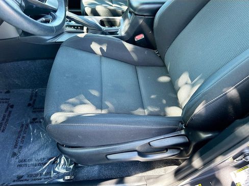 Used 2017 Toyota RAV4 XLE w/ Plus Extra Value Package FWD image 18