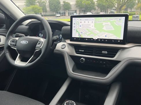 New 2026 Ford Explorer Active RWD image 3