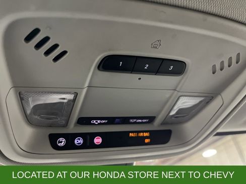 Used 2019 Chevrolet Traverse LT w/ LT Premium Package image 16