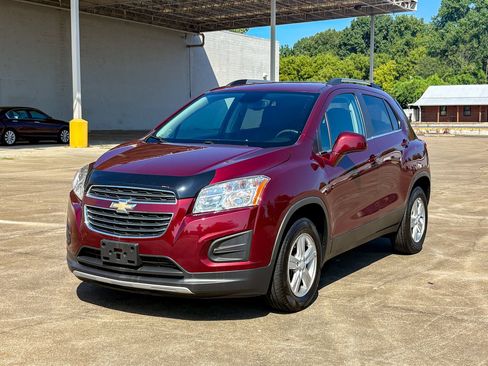 Used 2016 Chevrolet Trax LT w/ LT Sun and Sound Package AWD/4WD image 5