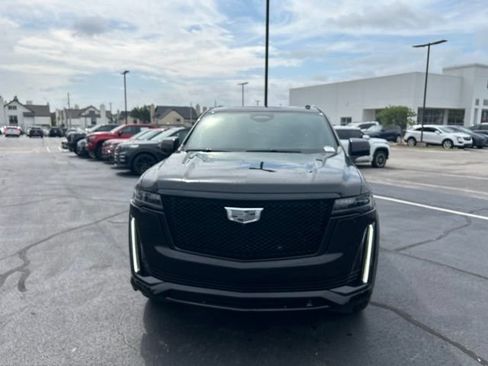 Certified 2024 Cadillac Escalade Sport w/ LPO, ONYX Package AWD/4WD image 3