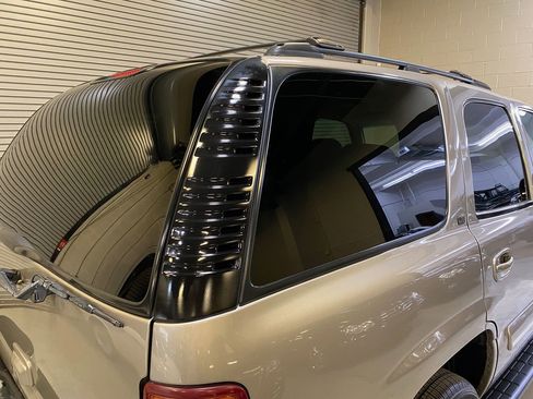Used 2002 Chevrolet Tahoe LT RWD image 13