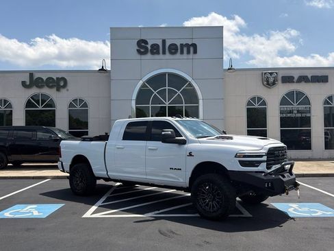 Used 2025 RAM 2500 Laramie AWD/4WD image 1