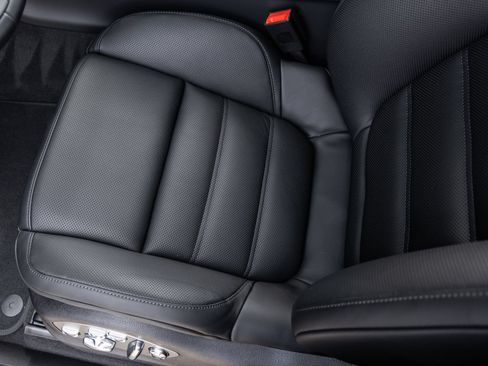 Certified 2026 Porsche Macan AWD/4WD image 27