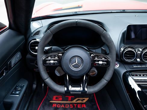 Used 2020 Mercedes-Benz AMG GT R image 16