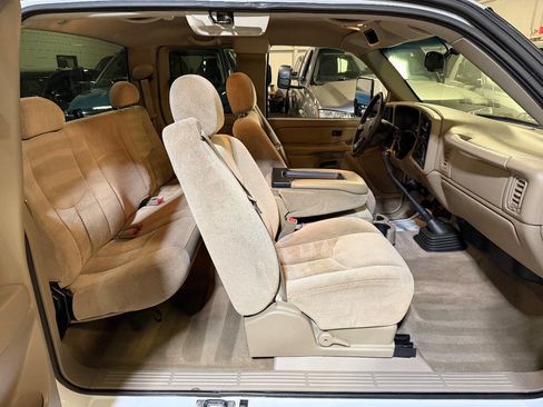 Used 2003 Chevrolet Silverado 3500 LS image 11