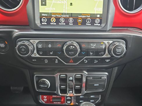 Used 2021 Jeep Wrangler Unlimited Rubicon AWD/4WD image 18