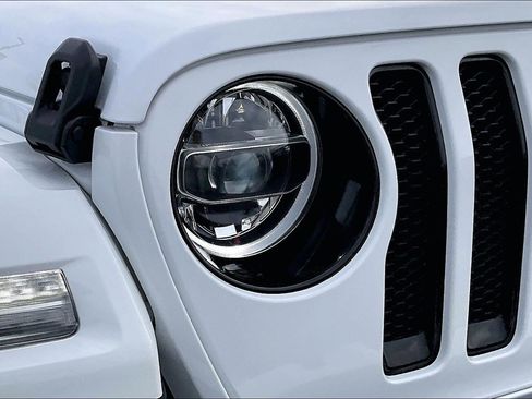 Certified 2022 Jeep Wrangler Unlimited Sahara image 27