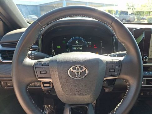 Used 2025 Toyota Camry SE FWD image 21