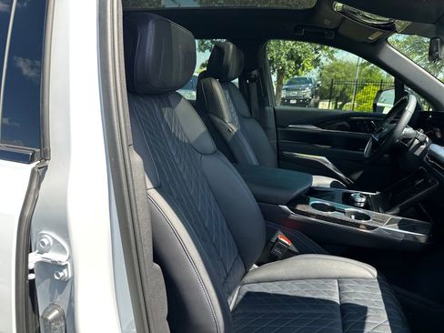 Used 2026 Cadillac Escalade IQL Luxury AWD/4WD image 37