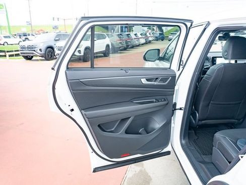 New 2026 Volkswagen Atlas Cross Sport SEL Premium R-Line AWD/4WD image 14