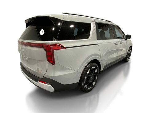 New 2026 Kia Carnival EX FWD image 4