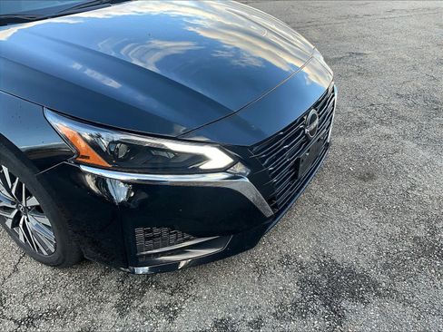 Used 2024 Nissan Altima 2.5 SV image 5