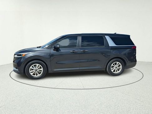 Used 2022 Kia Carnival LX FWD image 3