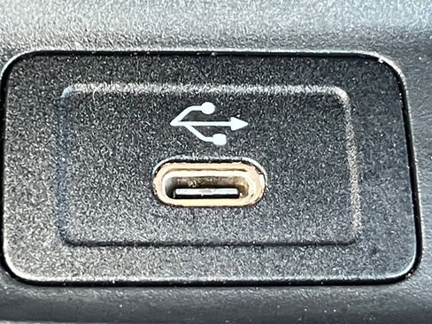 Used 2024 Mercedes-Benz GLB 250 image 6