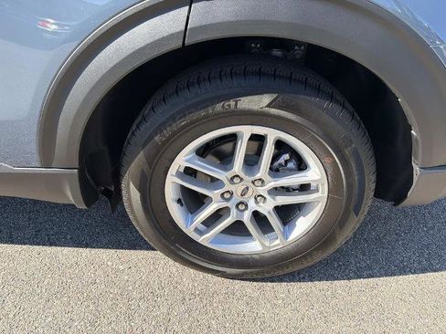 Certified 2025 Ford Explorer Active RWD image 9