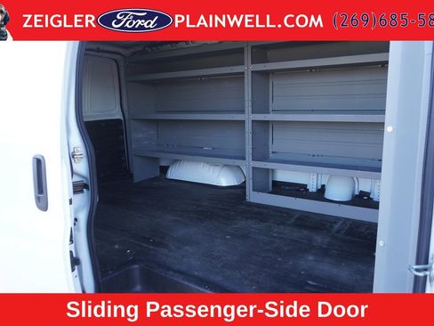 Used 2021 Chevrolet Express 2500 w/ Driver Convenience Package RWD image 5