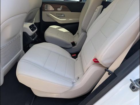 Used 2024 Mercedes-Benz GLS 450 4MATIC image 8