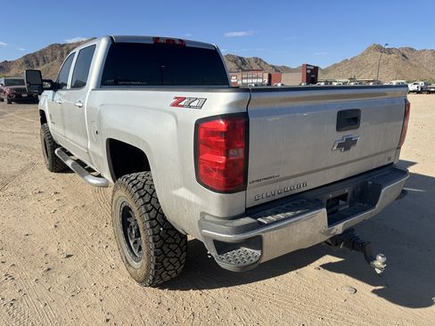 Used 2019 Chevrolet Silverado 2500 LT w/ LT Convenience Package AWD/4WD image 3
