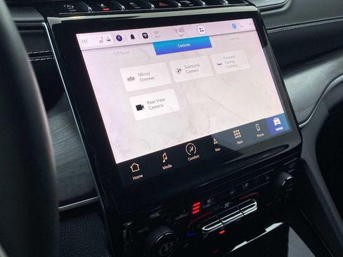 Certified 2023 Jeep Grand Cherokee Limited w/ Luxury Tech Group II image 29