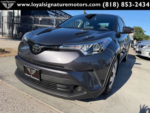 Used 2019 Toyota C-HR LE FWD image 3
