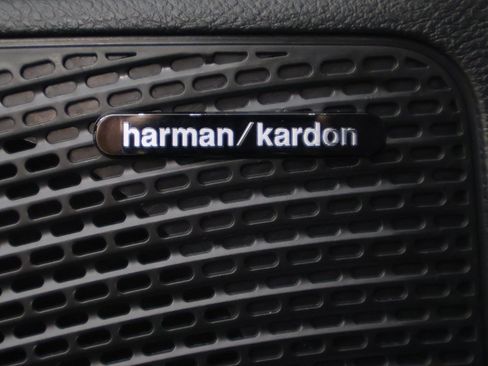 Used 2023 Chrysler Pacifica Limited w/ Uconnect Theater Family Group image 55