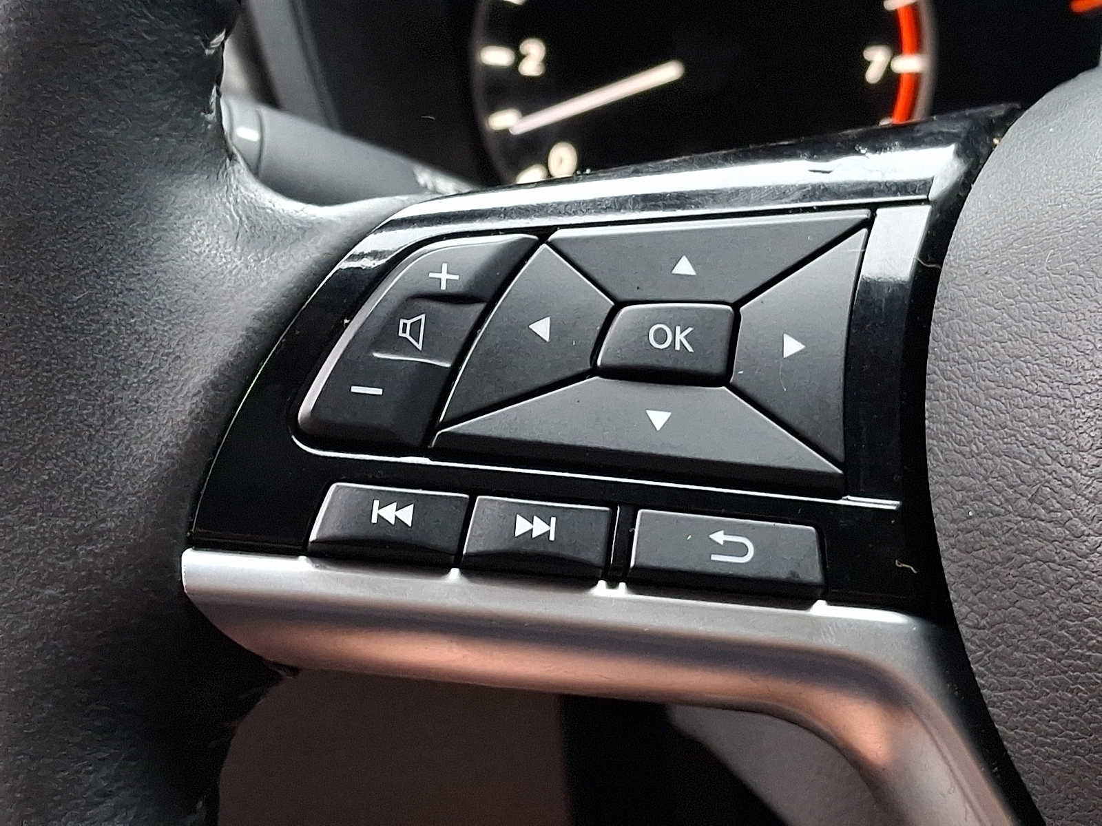 Used 2024 Nissan Altima 2.5 SL FWD image 18