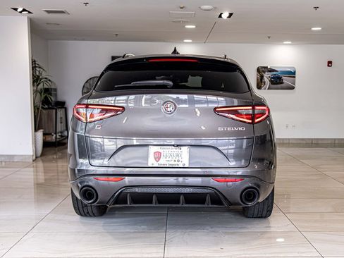 Used 2022 Alfa Romeo Stelvio Veloce AWD/4WD image 13