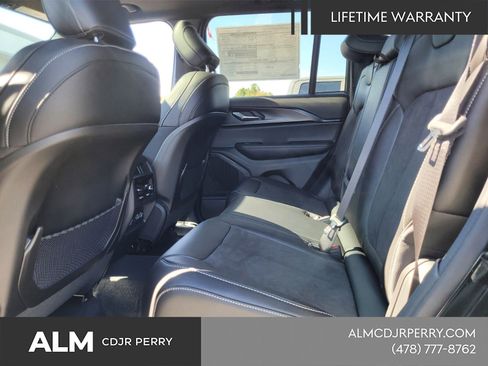 New 2025 Jeep Grand Cherokee Altitude AWD/4WD image 7