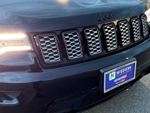 Used 2022 Jeep Grand Cherokee Laredo X image 32